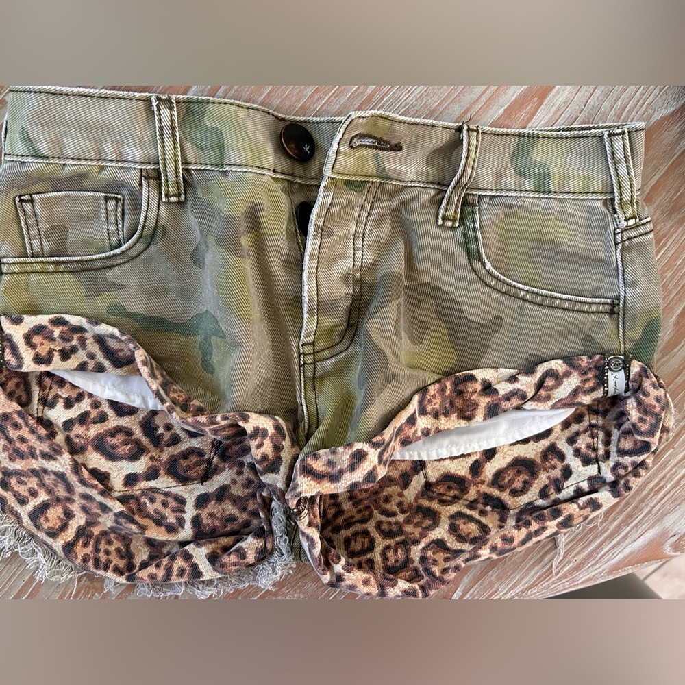 One teaspoon shorts